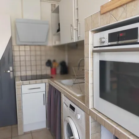 Apartment Grand , Proche Port *