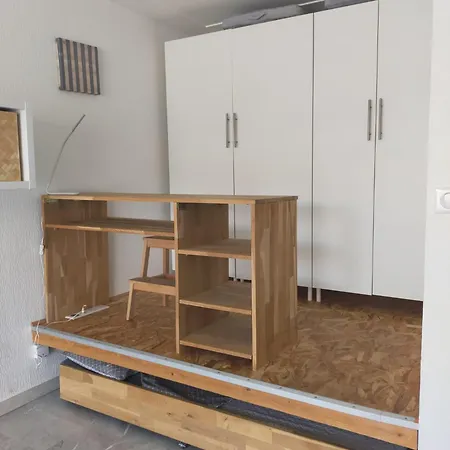 Grand , Proche Port *